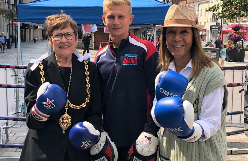 Helen with Mayor Gooch & Phil Bungay