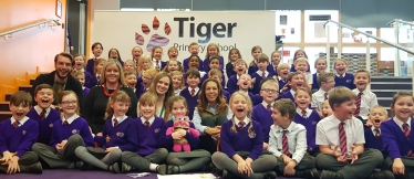 Helen Grant with year 3 pupils and teachers of Tiger Primary School 